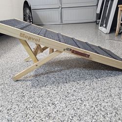 Brand New Adjustable Wooden Pet Ramp – No Box