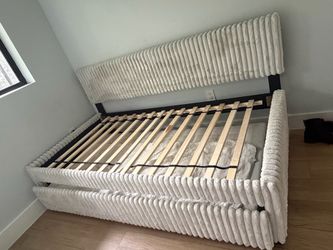 Trundle bed