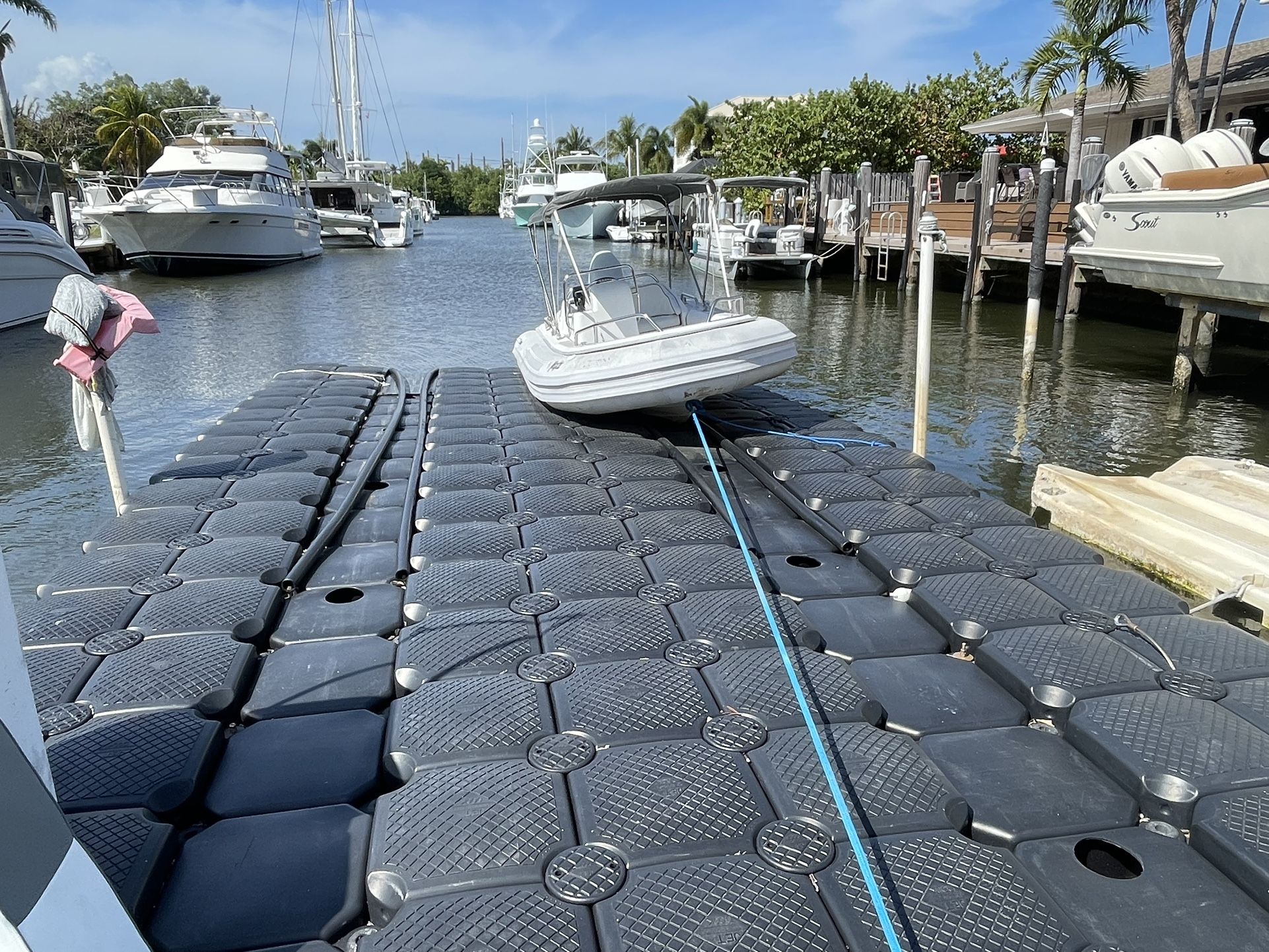 Jet dock floating boat lift 14K OBO for Sale in Fort Lauderdale, FL