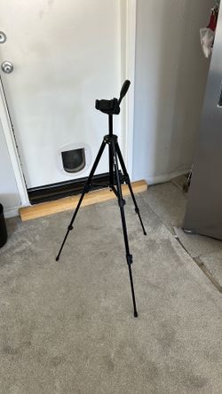 Tri pod phone/camera holder