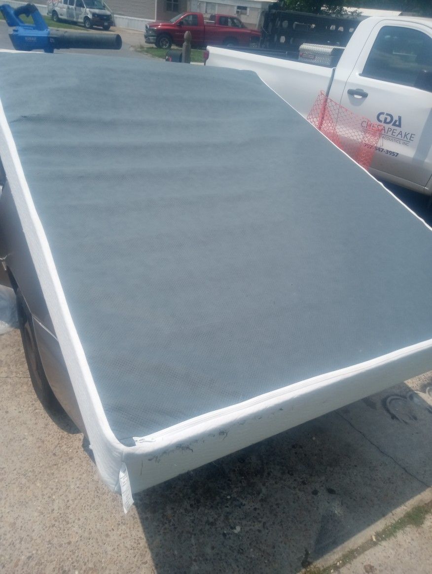 Metal Bed Frame And Box Spring