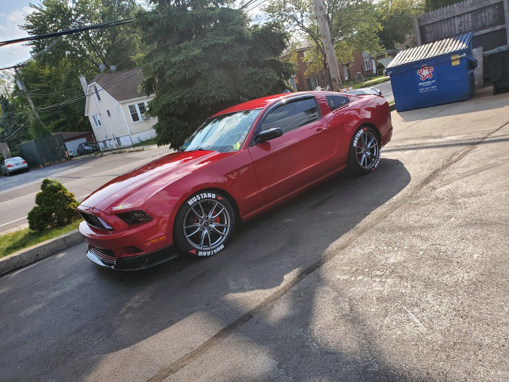 For sale 2013 Ford Mustang v6 for $11000 obo