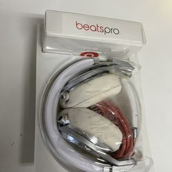 Headphones Beats By Dr Dre Pro New Never Used I Open To Take A Pictures Over Head White/ Silver Working Is A DJ Classic