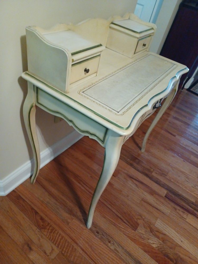 Hammary French Provincial Leather Top Writing Desk for Sale in Concord