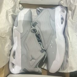 JORDAN MAX AURA 4(USA Men 10)