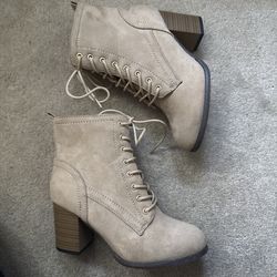 Suede boots