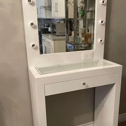 Vanity Desk With Mirror 