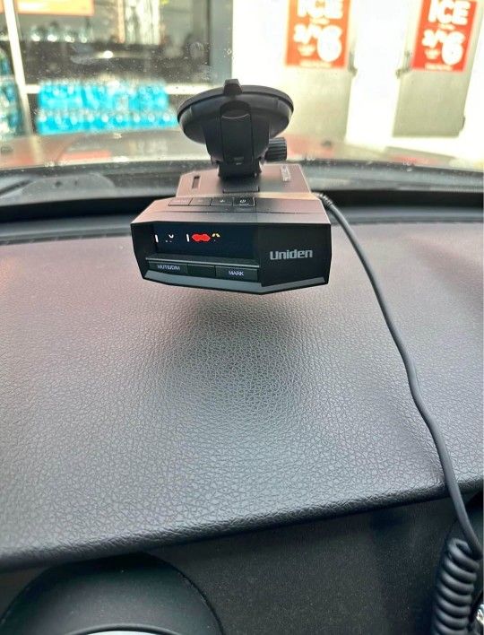 Uniden R8 Radar Detector
