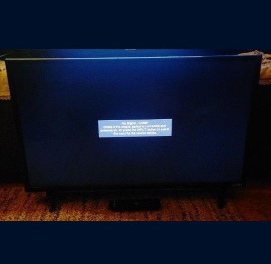 VIZIO 32" TV WITH REMOTE. WORKS GREAT! Please Read Description.