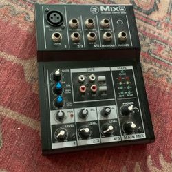 Mackie Mix5 5-Channel Compact Mixer Excellent Working Condition from Japan Used