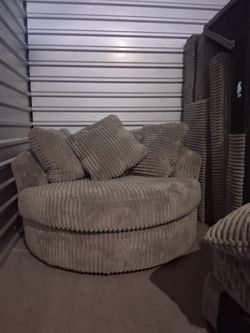Swivel chair