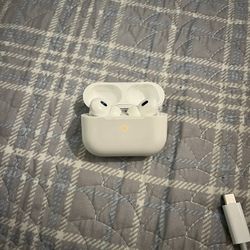 Apple AirPods Pro and Apple Watch SE