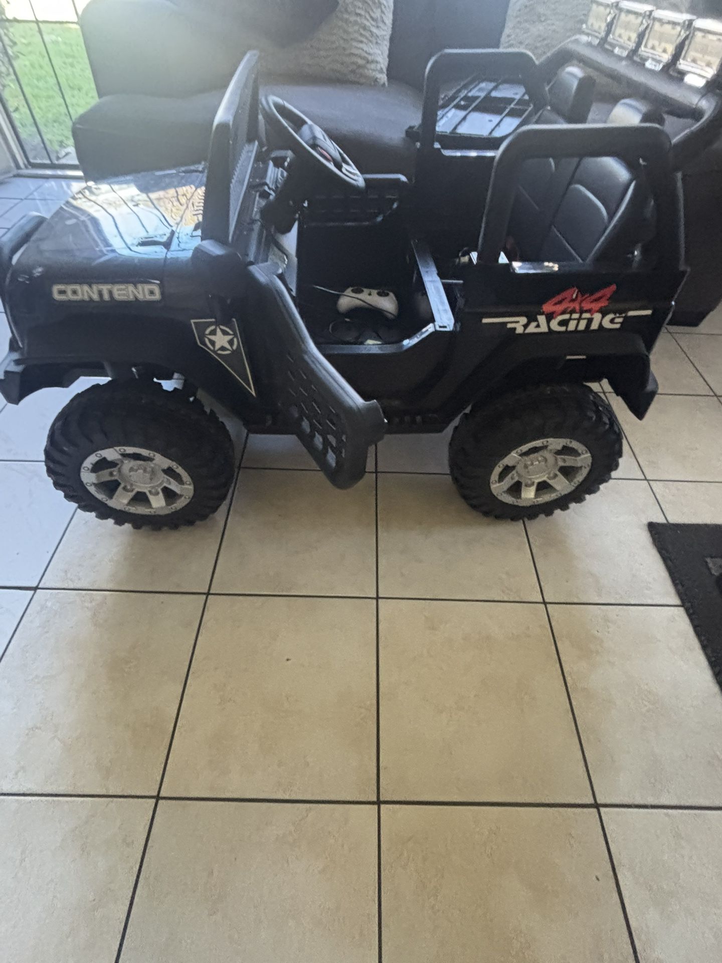 Like New Electric Jeep You W/ Control Remote 