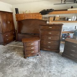 5 Pc Ashley’s Wood Bedroom Set 