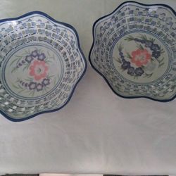 Pair of Vintage porcelaine Bowls. Woodland cHills,.Ca.