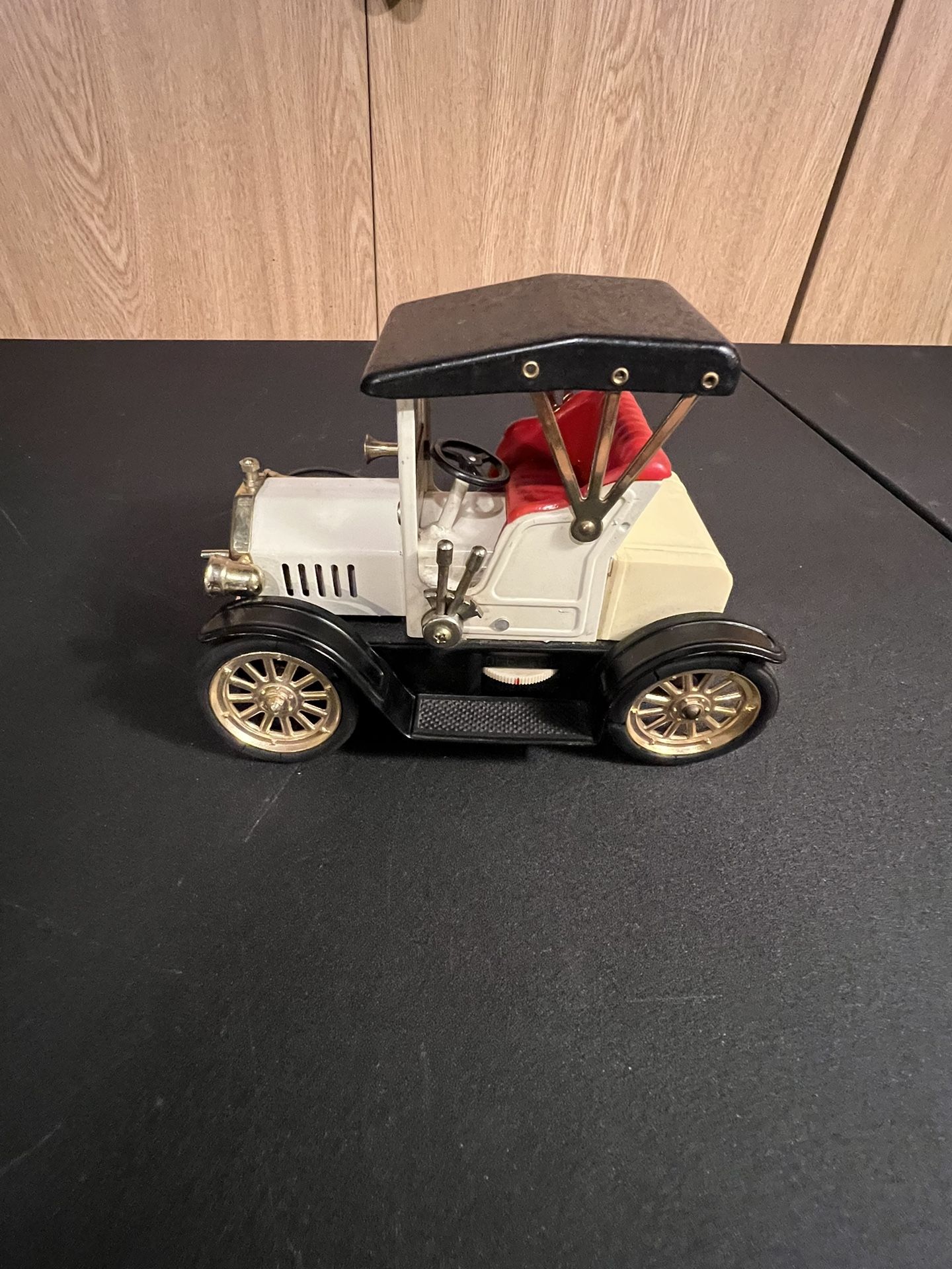 Vintage Early 1960S A.M. Radio 1917 Model T Ford Car