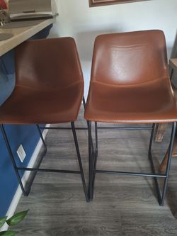 Contemporary bar stool