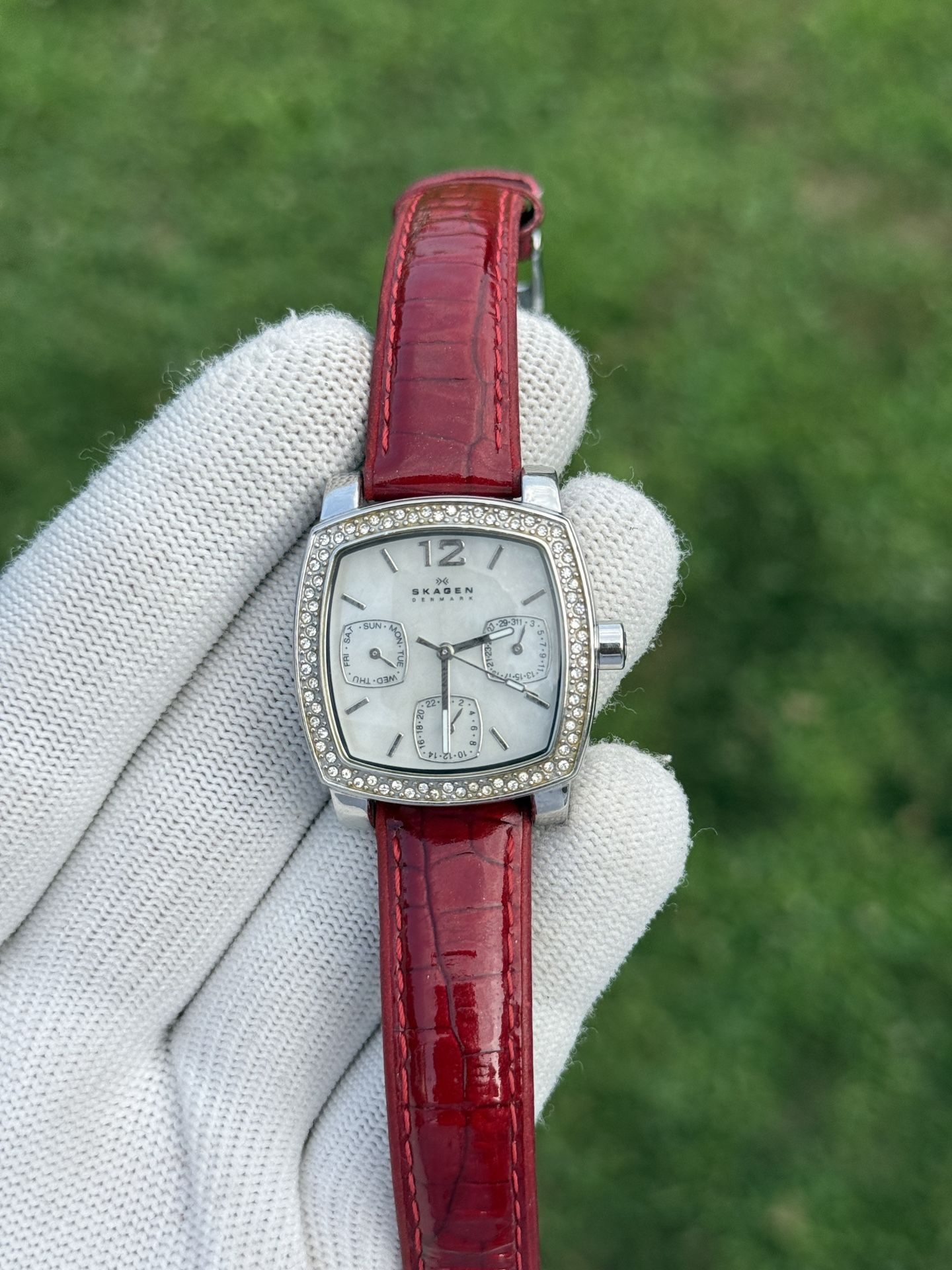 Skagen red leather strap Women 30m Silver/diamond bezel Watch