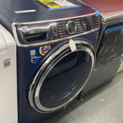 New Scratch And Dent GE Front Load Washer. 1 Year Warranty 