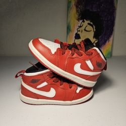 Size 8c - Kids Jordan 1's - $40