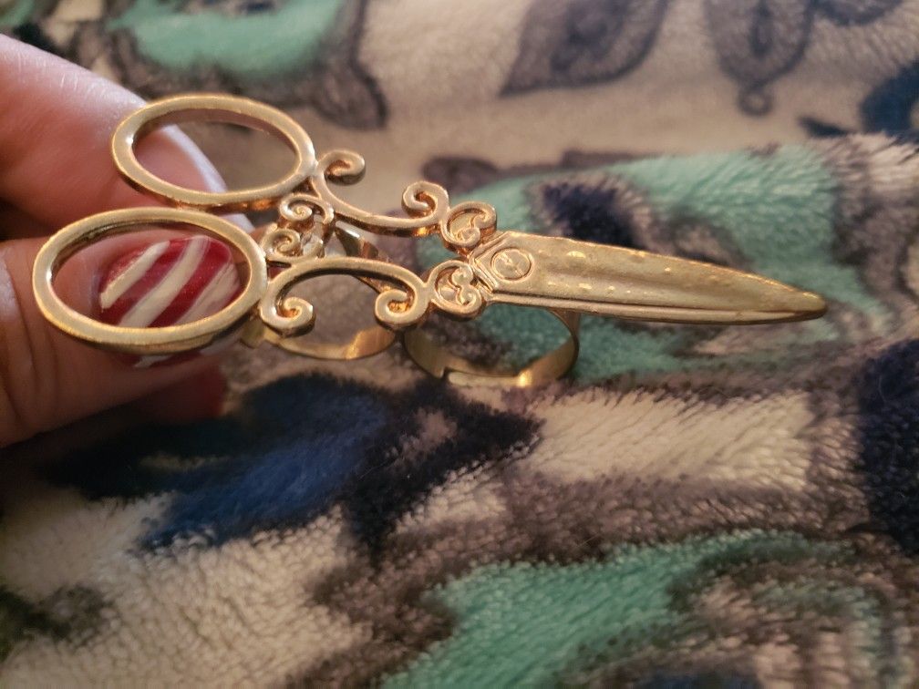 Antique Scissor Ring