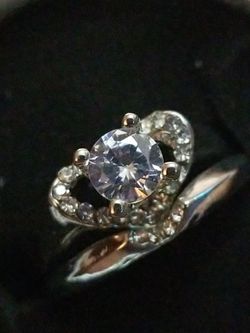 Gorgeous WOMAN'S round cut heart shaped wedding engagement ring set size