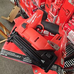 Milwaukee
M12 FUEL 12-Volt Lithium-Ion Brushless Cordless 18-Gauge 1-1/2 in. Compact Brad Nailer (Tool Only)