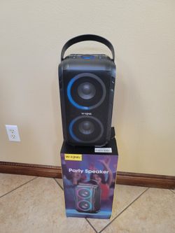 W-King T9-2 The Party Booster Bluetooth USB  Aux Stereo Light Effects Black