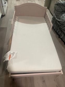 Bed for young kids with mattress