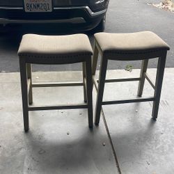 Saddle Bar Stools 