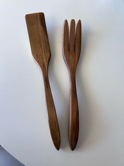 Wood salad servers
