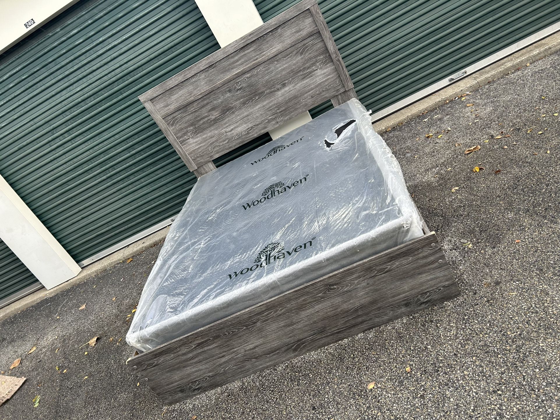 Queen Size Bed Cash Only