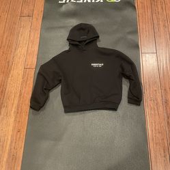 Essentials Fear of God size small