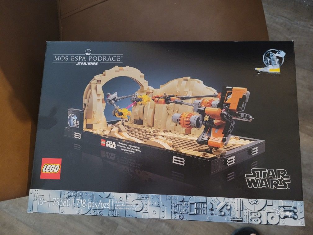 LEGO Star Wars Mos Espa Podrace Diorama