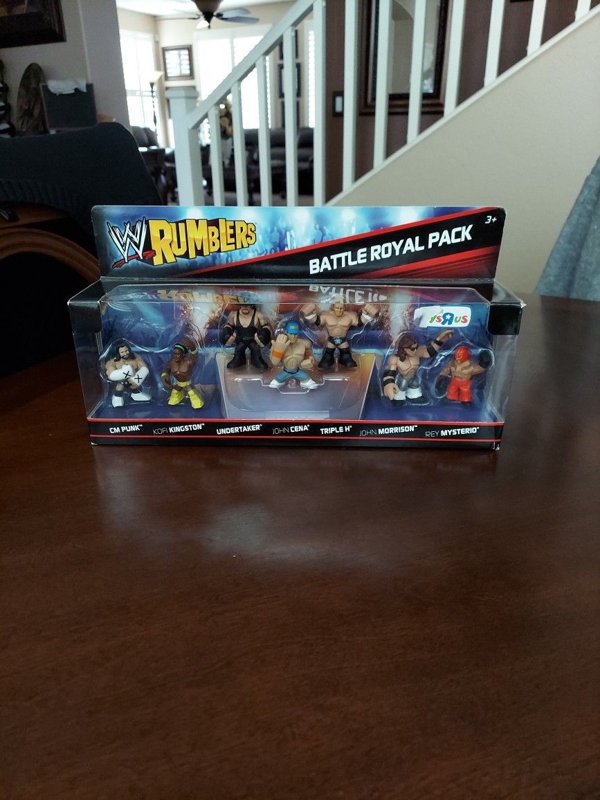 WWE RUMBLERS BATTLE ROYAL PACK SERIES 1 NEVER BEEN OPENED TOYS R US EXCLUSIVE