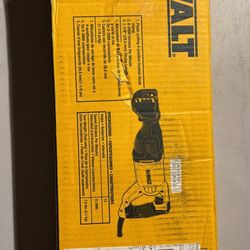 New DeWalt DWE305 reciprocating saw. This saw has a 12 amp motor and 0-2900 strokes per minute. Has a 1-1/8 inch stroke length and a keyless blade cla