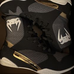 NEW… Boxing  Boots And Face Mask 