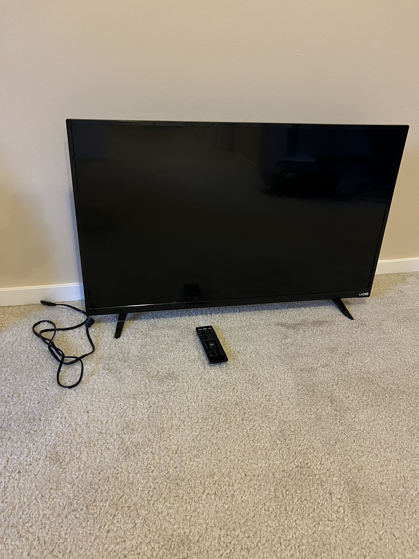 Vizio 39” LED TV – Model D39h-D0 – Excellent Condition!