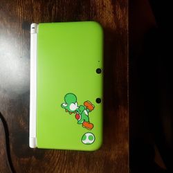 Nintendo 3ds XL Yoshi Edition.