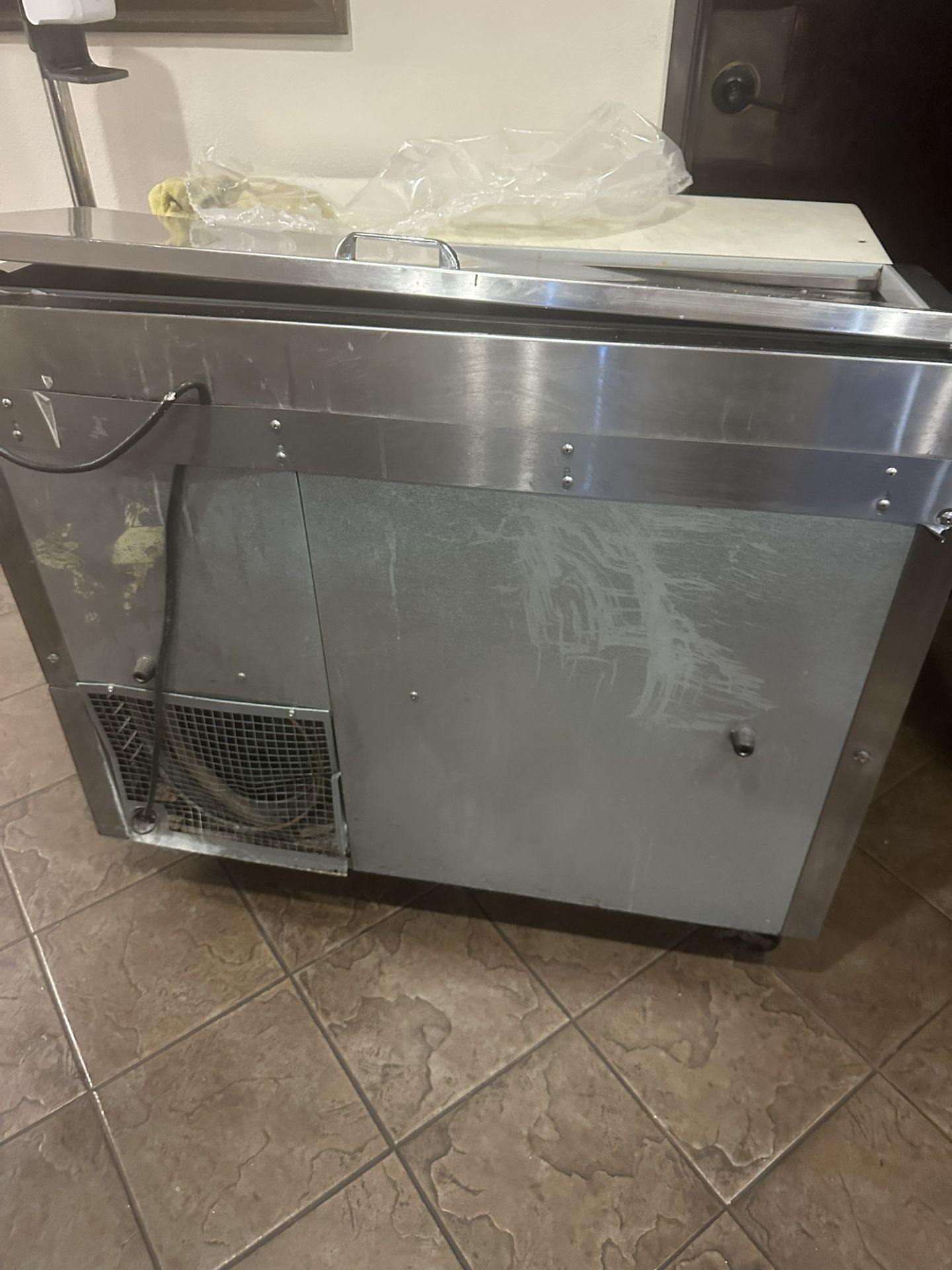 Salad Bar Refrigerator (free)