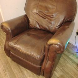 Brown Leather Bassett Recliner 