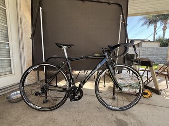 Fuji Road Bike 52cm - Sensah Empire 2x11 - Zipp 30 Wheels