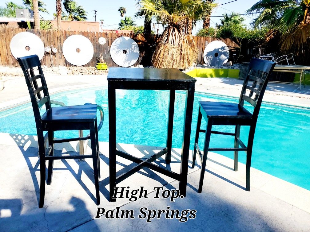 Wood 2 Chair Bartop Table