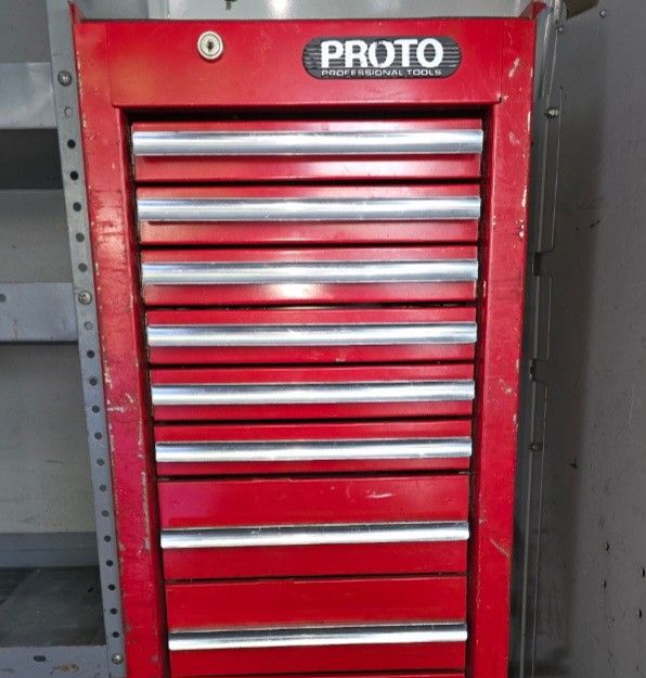 PROTO Industrial Grade Locking 9 Drawer HD Ball Bearing Slides. Side Tool Box / Chest with 2 Original Keys. No Low Offers/Trades Pick up in Burien