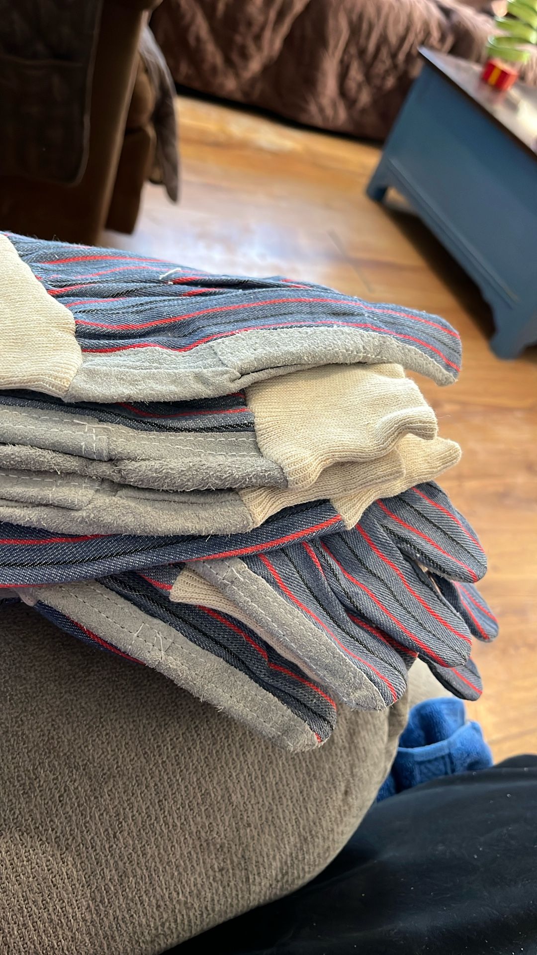 6 Pairs Of Leather Work Gloves