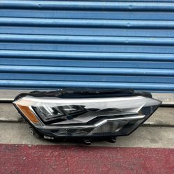 2019,2020,2021,2022,2023,2024 Volkswagen Jetta Headlight/Foco Delantero Rh Passenger Oem,Original As
