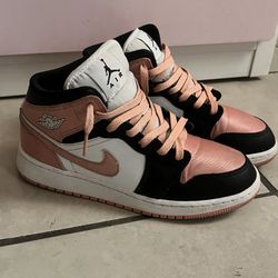 Nike Air Jordan Retro 1 Mid GS White Black Light Madder Root