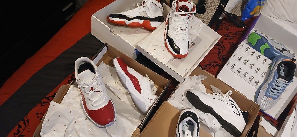 SHOES. NIKE JORDANS!