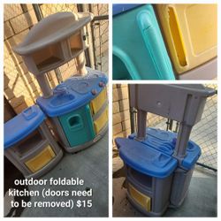 Outdoor Foldable Play Kitchen