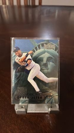 Derek Jeter Universe card